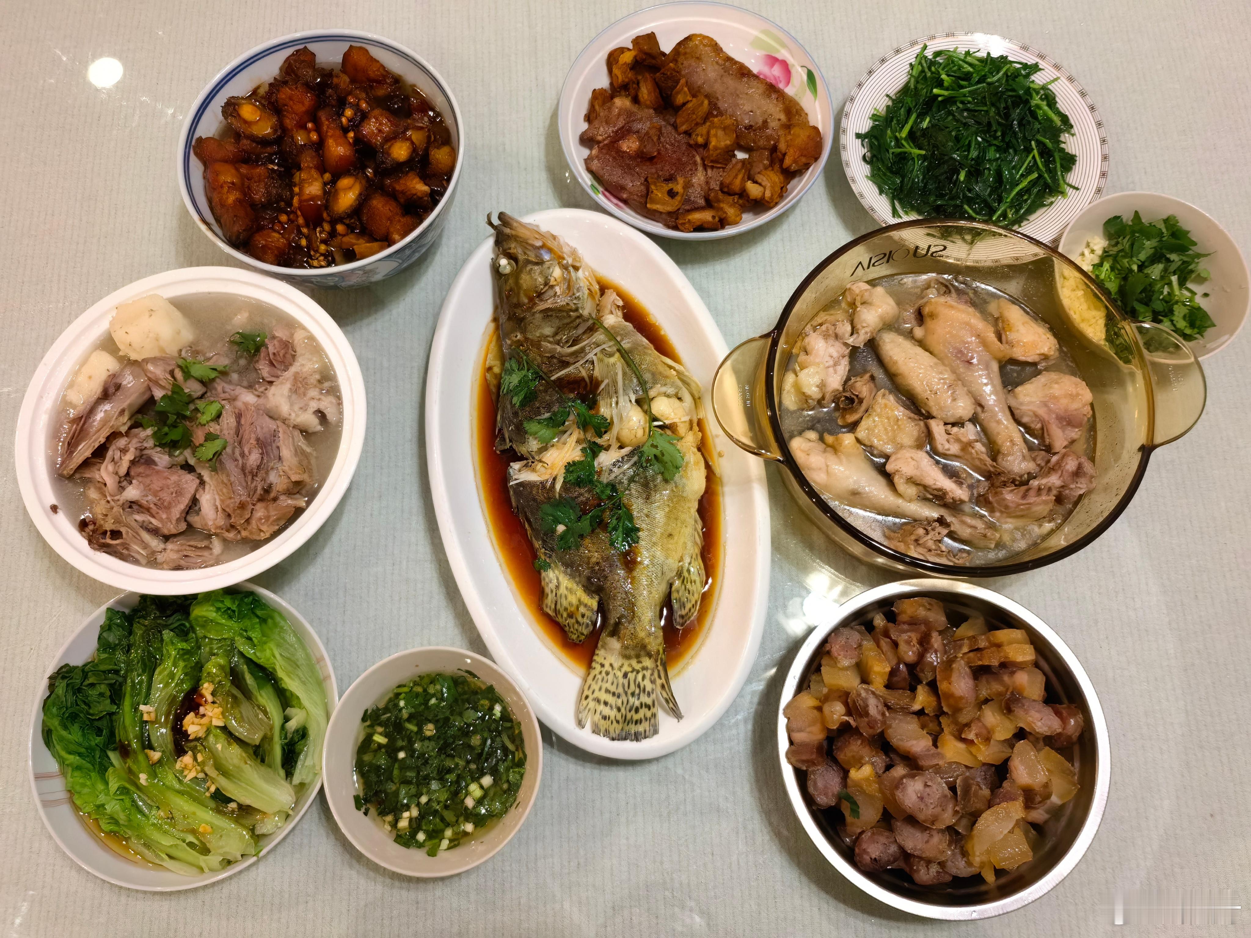 清远的鸡，盐池的羊，桂花鱼，土猪肉…好久没这么高强度下厨了借这顿年夜饭，与大家共