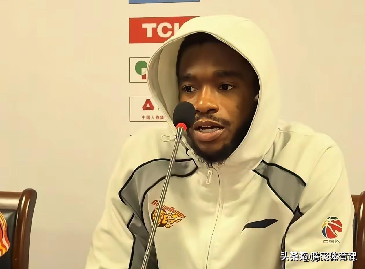 广东主场93:96被北京逆转，赛后萨姆纳仍肯定全队的努力:

“非常遗憾，我们痛