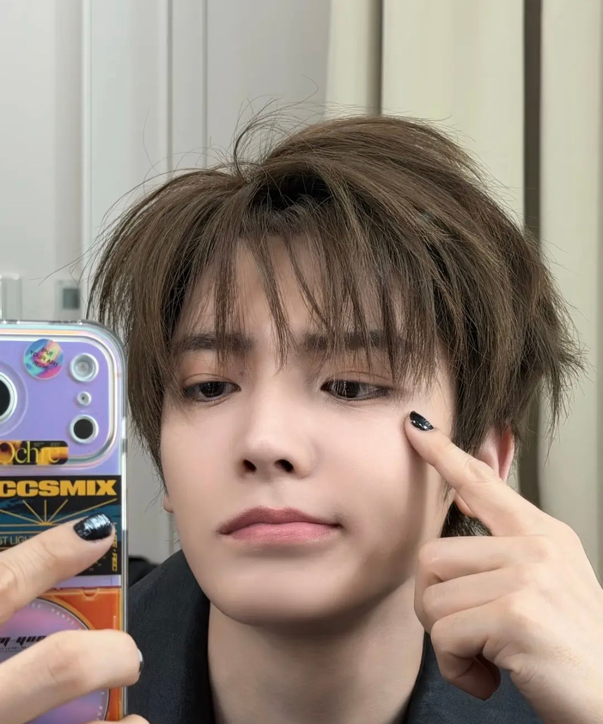 侯明昊发自拍了他现在怎么变成这样了… 