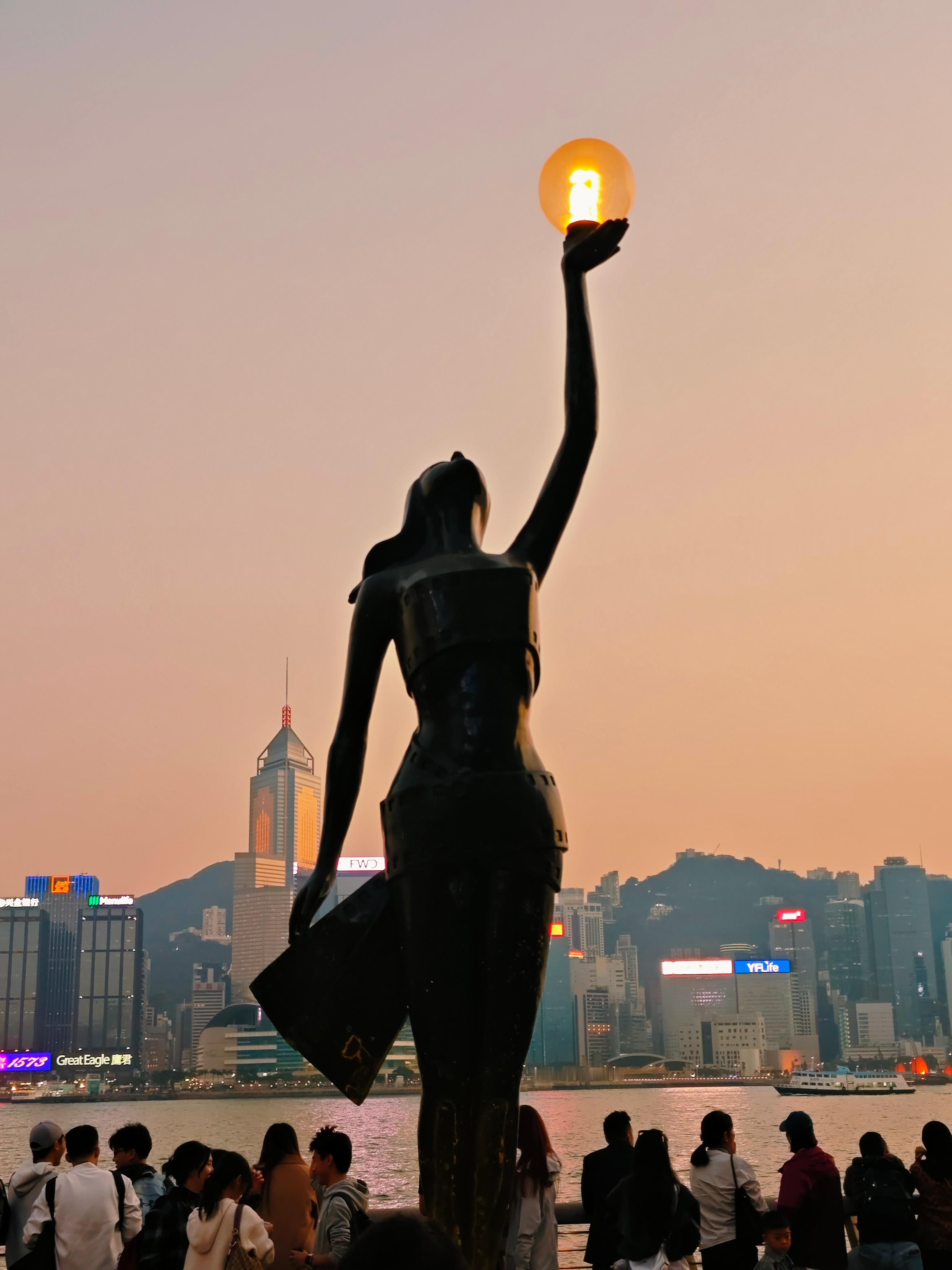 东方之珠，星光大道。感谢好天气，特别好出片。  