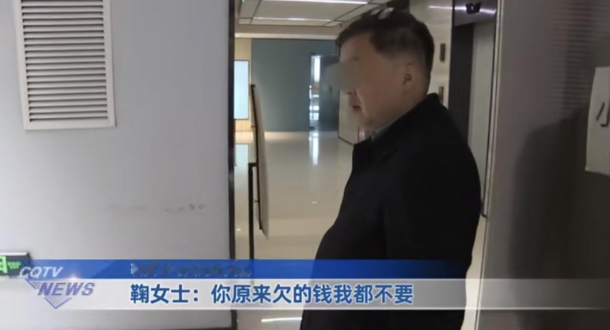 男子拖家带口赖在酒店房间不走，老板哭求不要房费再给500搬家费，却换来了一句：“