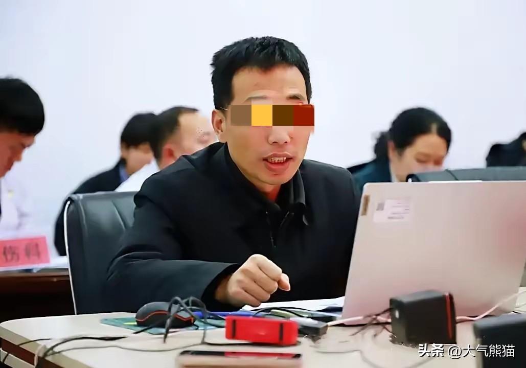 真的该管一管了！
从网友举报这位贵州某副局长发表不当言论来看，有必要对有留日经历