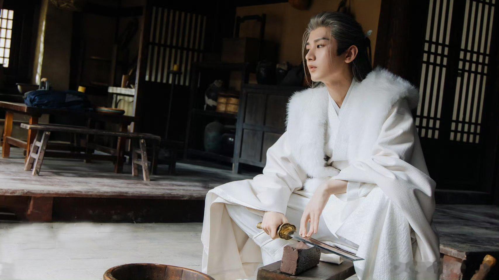 成毅赴山海cy成毅萧秋水李沉舟肖明明不营销不炒作，用自己的真诚努力与付出，一步一