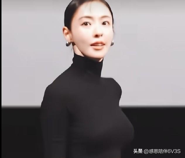 我琢磨着李多熙扎腰带可不是为了遮挡肋骨外翻，那是穿搭的小心思。你看，她身高174