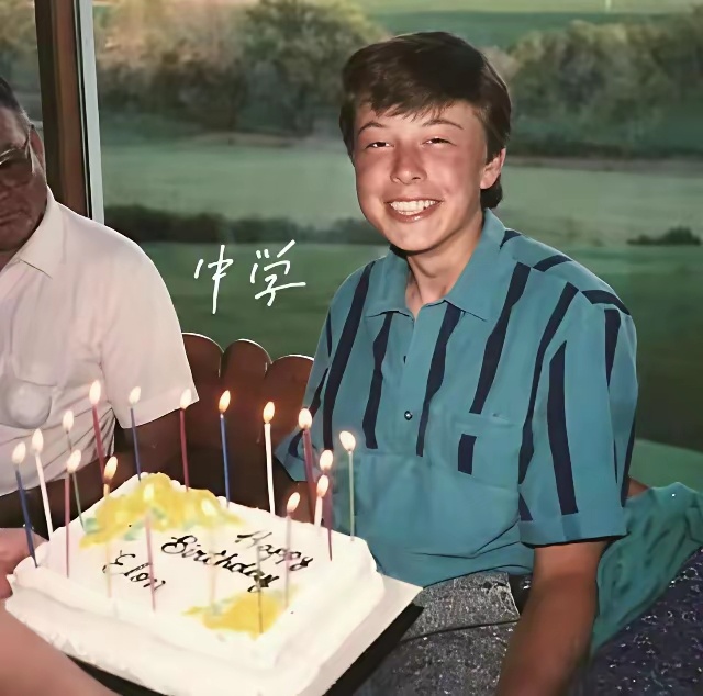 硅谷钢铁侠。原斯坦福物理博士。95年辍学创业。99年挣得千万资金，创办在线支付。