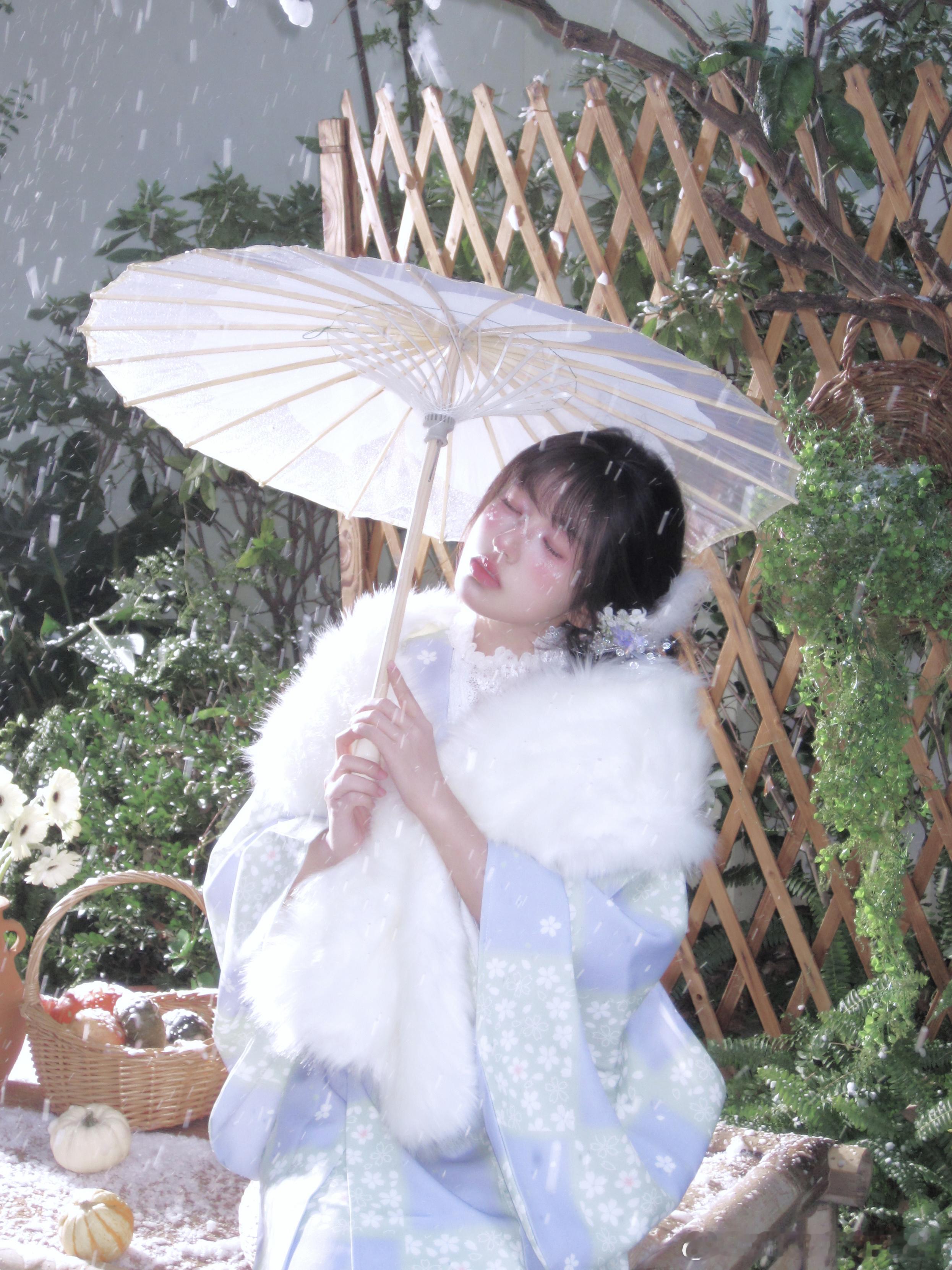 ❄️雪序冷冬｜和服ccd写真 WI ING WI ING 写真馆  驻伞小憩，银