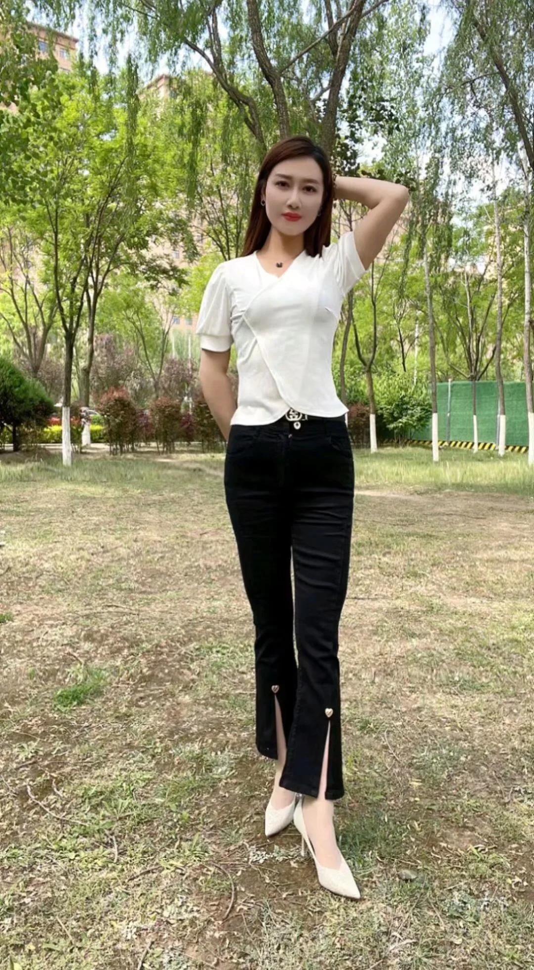 人到老年后，活得不只是日子，而是，被岁月洗礼后沉淀下来的心情。给自己留下些美好的