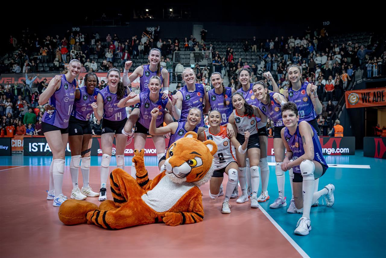 伊萨奇巴希赢得欧冠首回合

2025-2026意甲女排1/4决赛首回合，伊萨奇巴