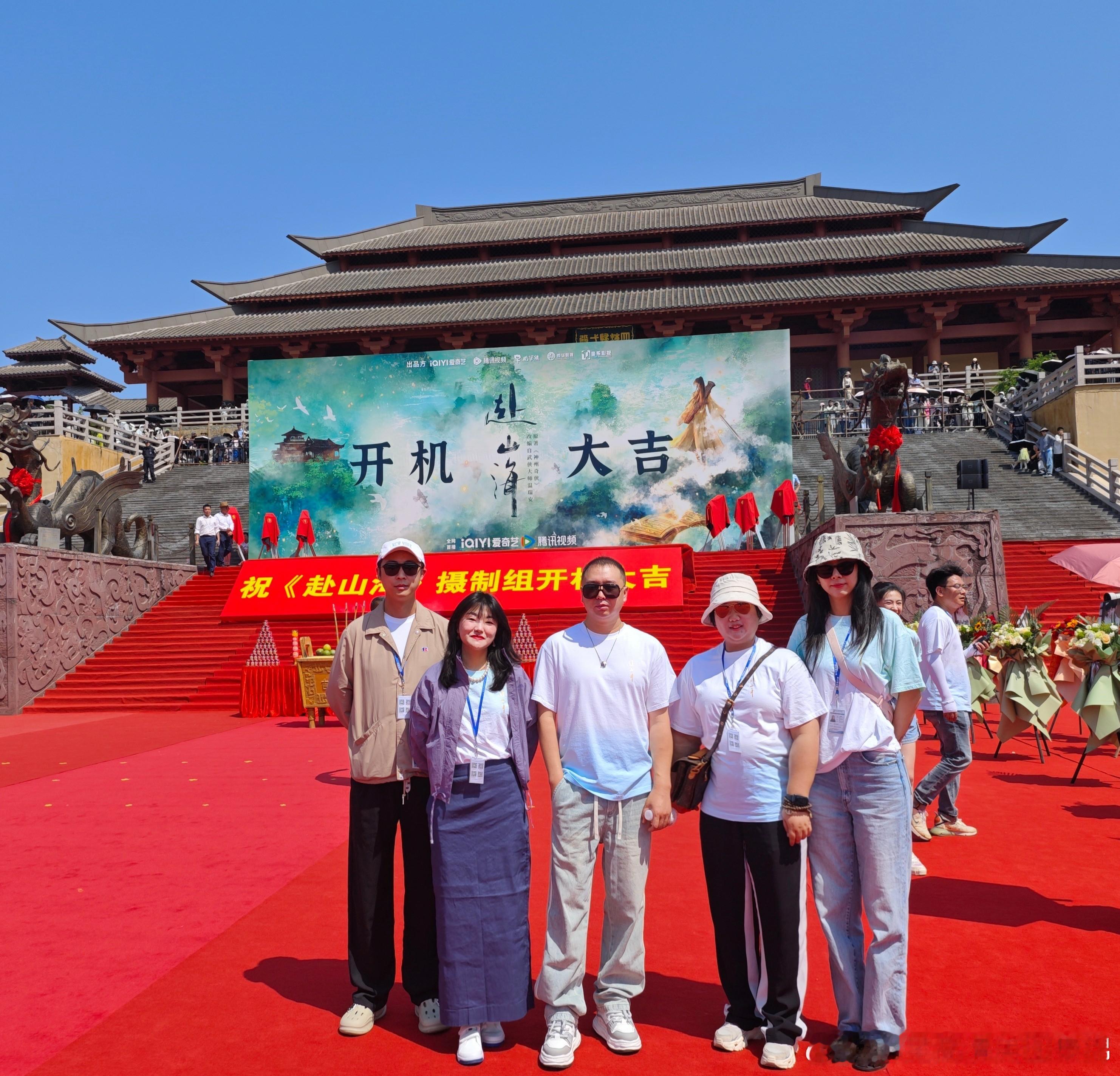 短剧导演首登《人民日报》撰写评论文章！ 呼吁影视业“长短并重” 