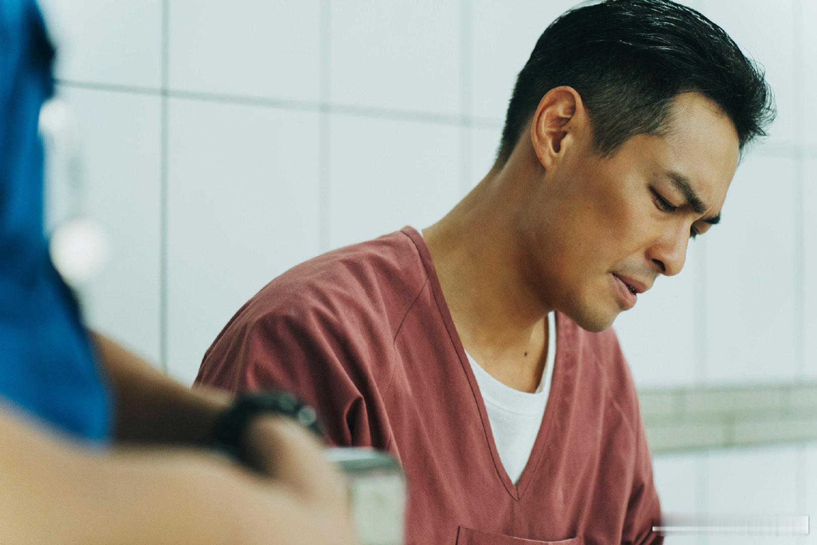 监所男子囚生记 父爱永远是必杀技！饰演的9568，在监所里靠着对儿子的思念支撑，