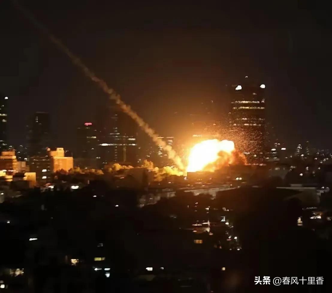 以色列反导系统根本拦不住！美以联合空袭伊朗后，伊朗迅速反击。一枚法塔赫 - 2中