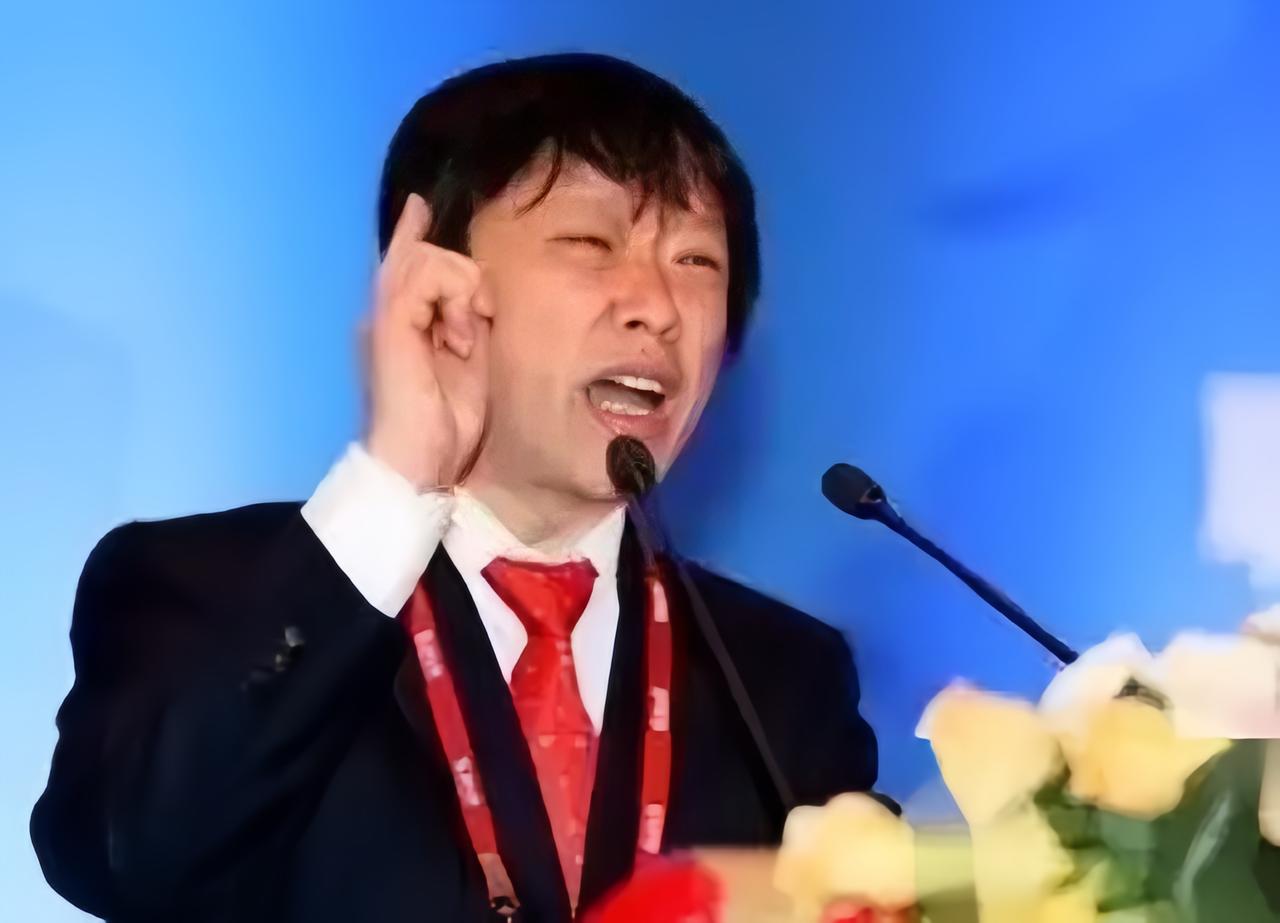 全网对胡锡进的批评声潮如此之高，他自己却仍不知羞耻地以“爱国者”自居，真是令人发