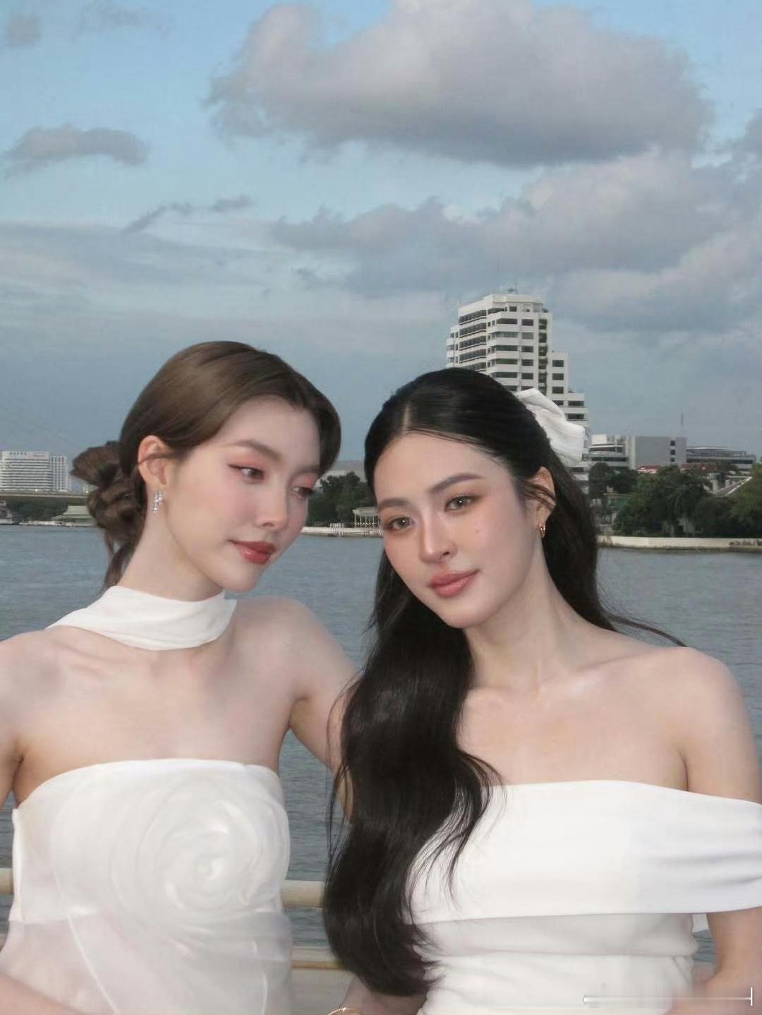 lingormlingorm依旧稳稳的幸福～p5太适合当壁纸了 ​​​
