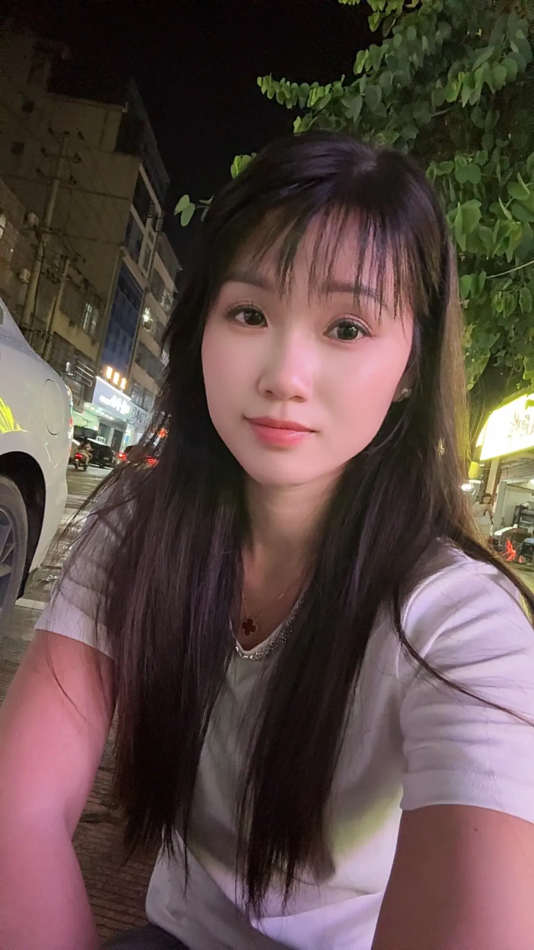 或许会焦虑 或许会不知所措 但我想说前路漫漫 决定好的 坚持就好了.”
