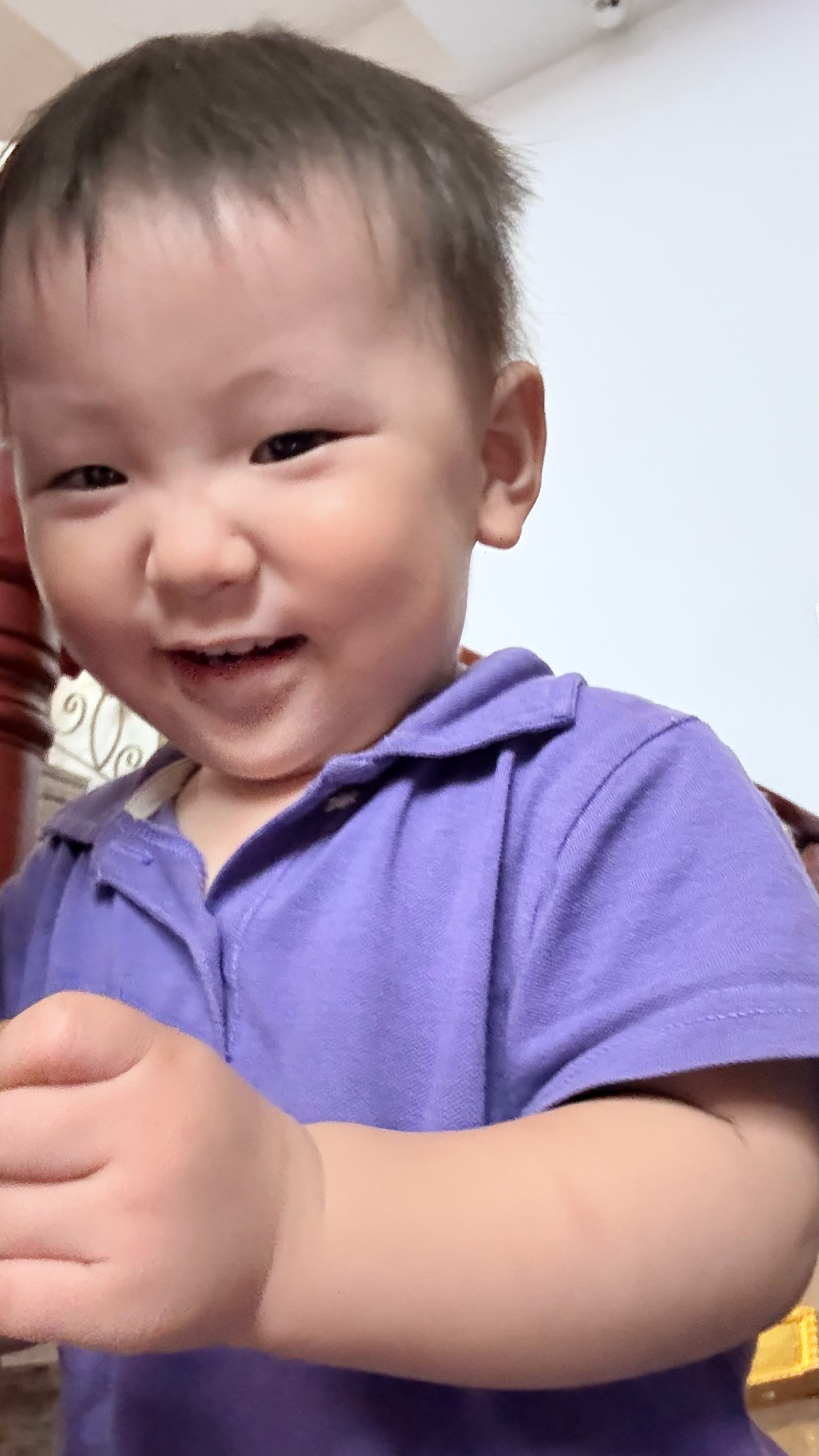 许拧紧：这个女的怎么整天叫叫叫个不停 ​​​