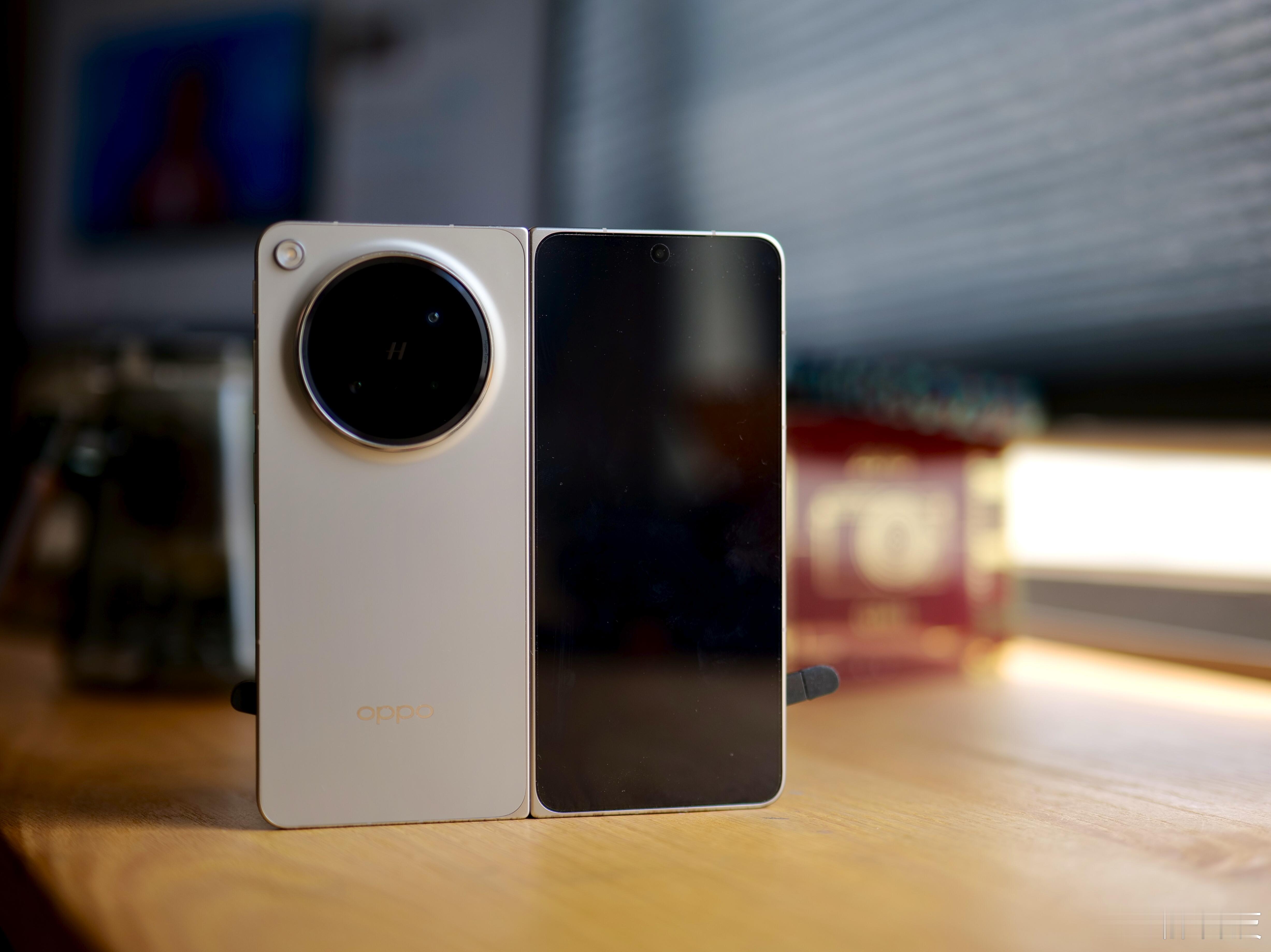 OPPO Find N6📱📷影像系统：搭载哈苏2亿像素四摄，并首次在折叠屏上