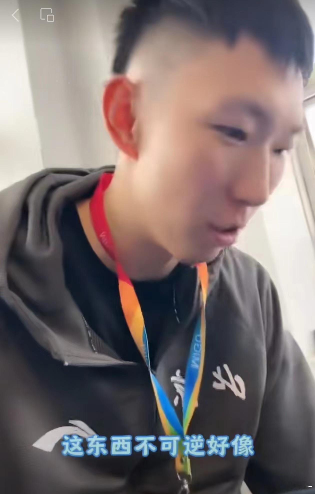周琦也是好起来了，都能挂migu工牌了！欢迎我司员工 称职好同事！#篮球热力一夏