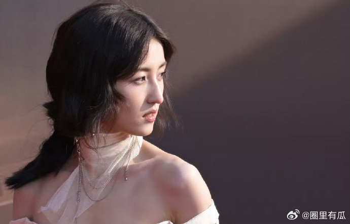 张子枫 希腊神女张子枫最新神图 