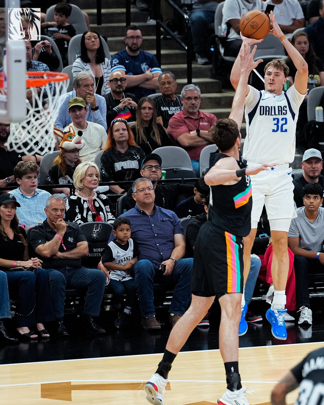 弗拉格在对阵马刺队的上半场比赛中得到25分，这是他职业生涯第四次在半场得到25分