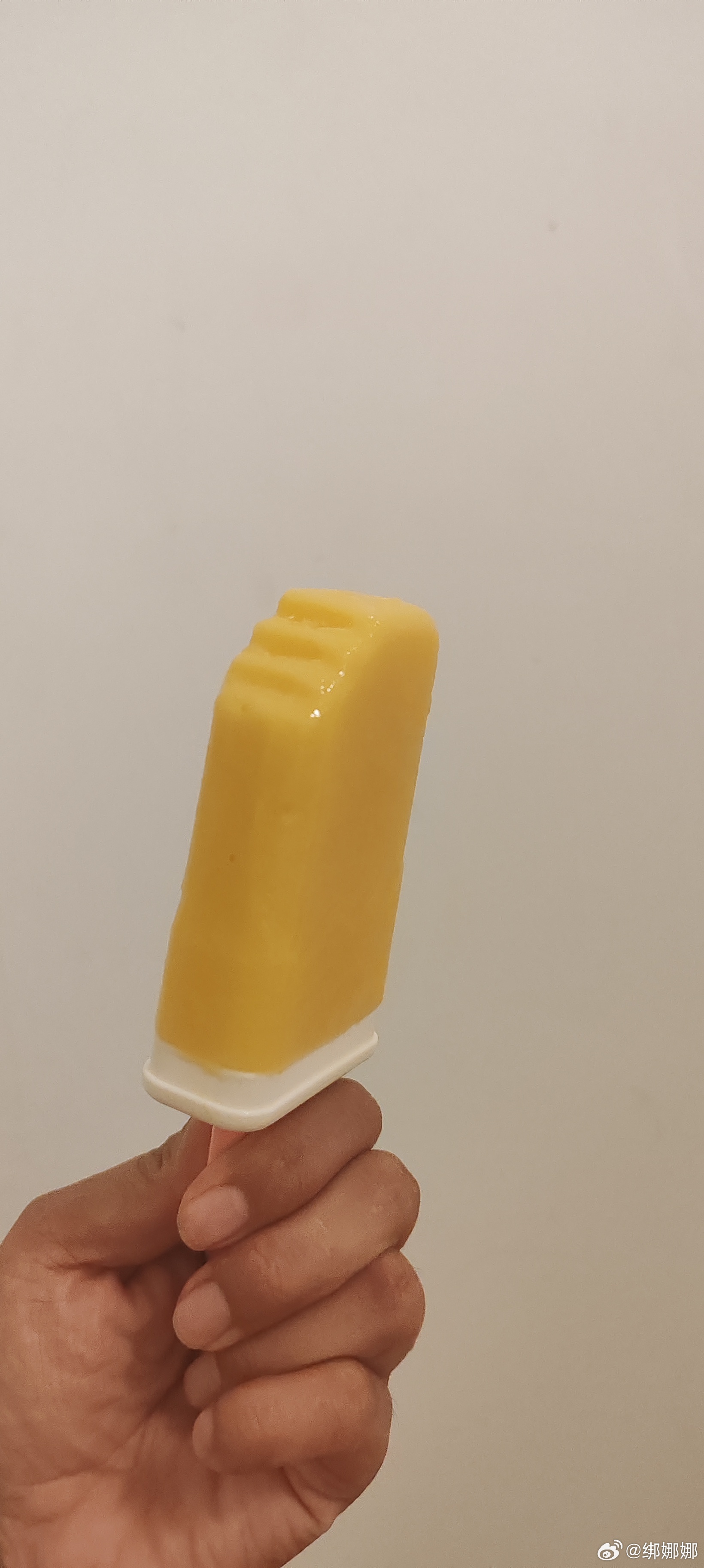 突然灵机一动这个夏天想去学游泳，择日不如撞日，下午就去报名吧，做了三十几年的旱鸭