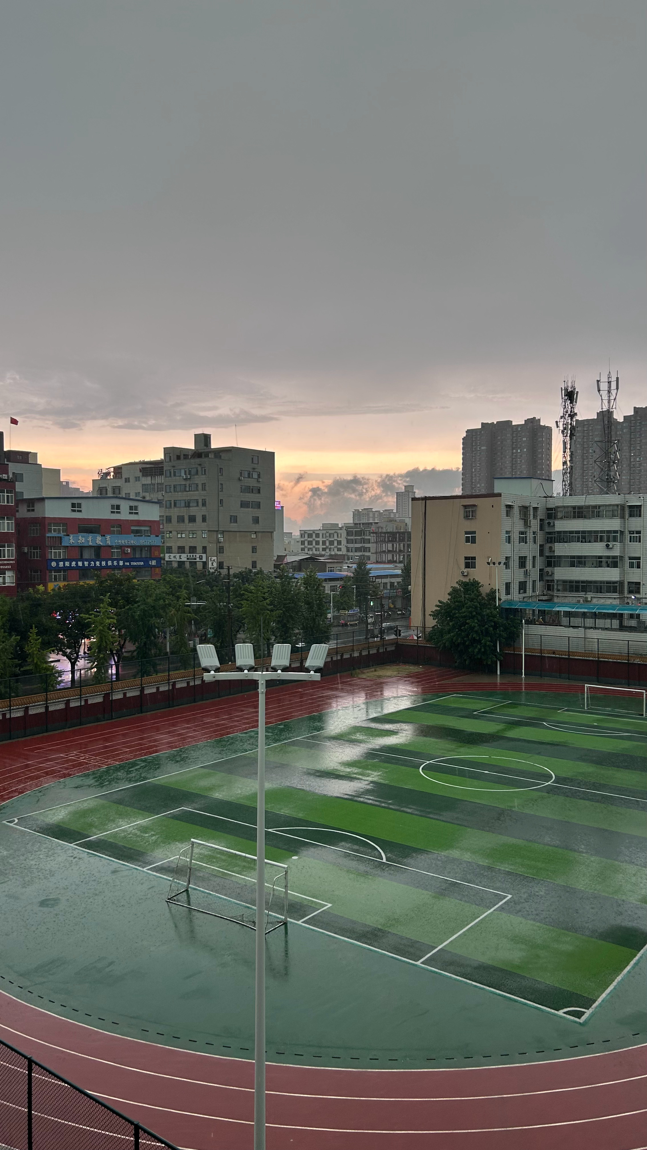 感谢河南大暴雨 我们晚自习直接放学了