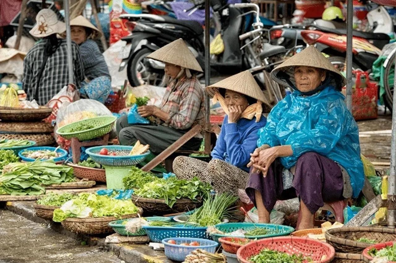 越南准备经济再提速，以便未来能迅速摆脱中等收入陷阱。

越南战略政策部部长陈流光