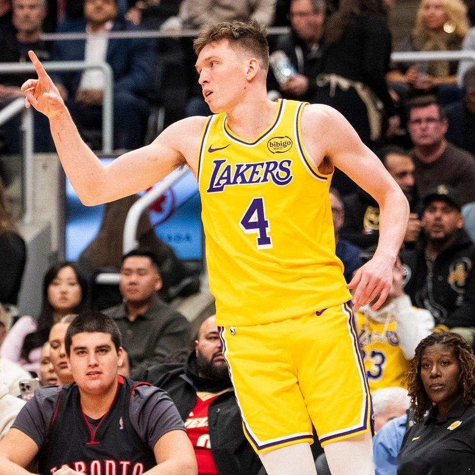 湖人官方宣布，将迪耶罗和克内克特下放至南湾湖人，这也是克内克特今年首次被下放克内