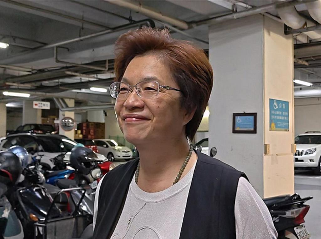 卓伯源轰郑丽文硬塞人选，称王惠美不可能投奔绿营
茶壶里风暴！国民党籍彰化县长王惠