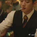 丞磊人生镜头丞磊5年内再拍不出这种镜头 这段搓麻将戏份是属于丞磊的名场面，乱世浮