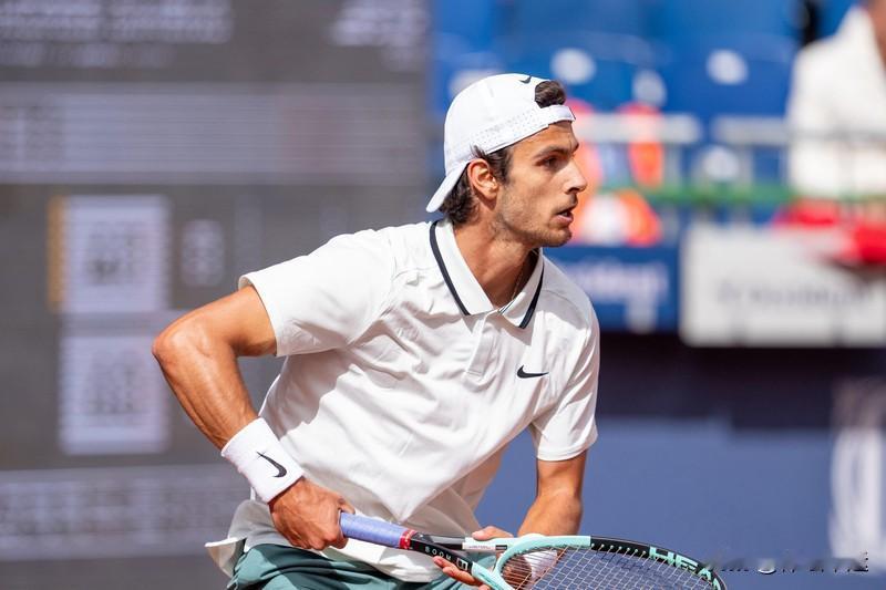 穆塞蒂伤退·目送德约科维奇晋级澳网男单四强[笑哭][赞][赞]

德约科维奇这运