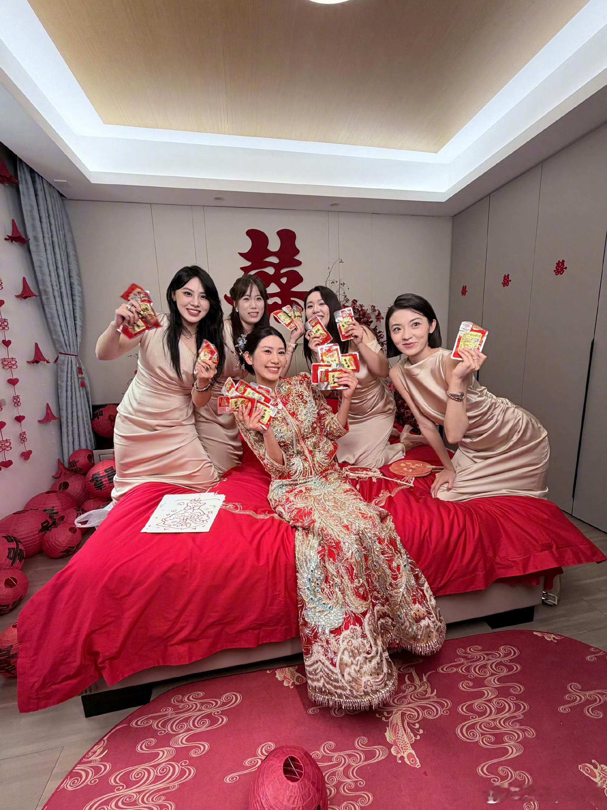 车评人小吕秋晨大婚恭喜车圈顶美顶帅大婚🎉秋晨真的太美了伴郎团司机加起来得有一亿