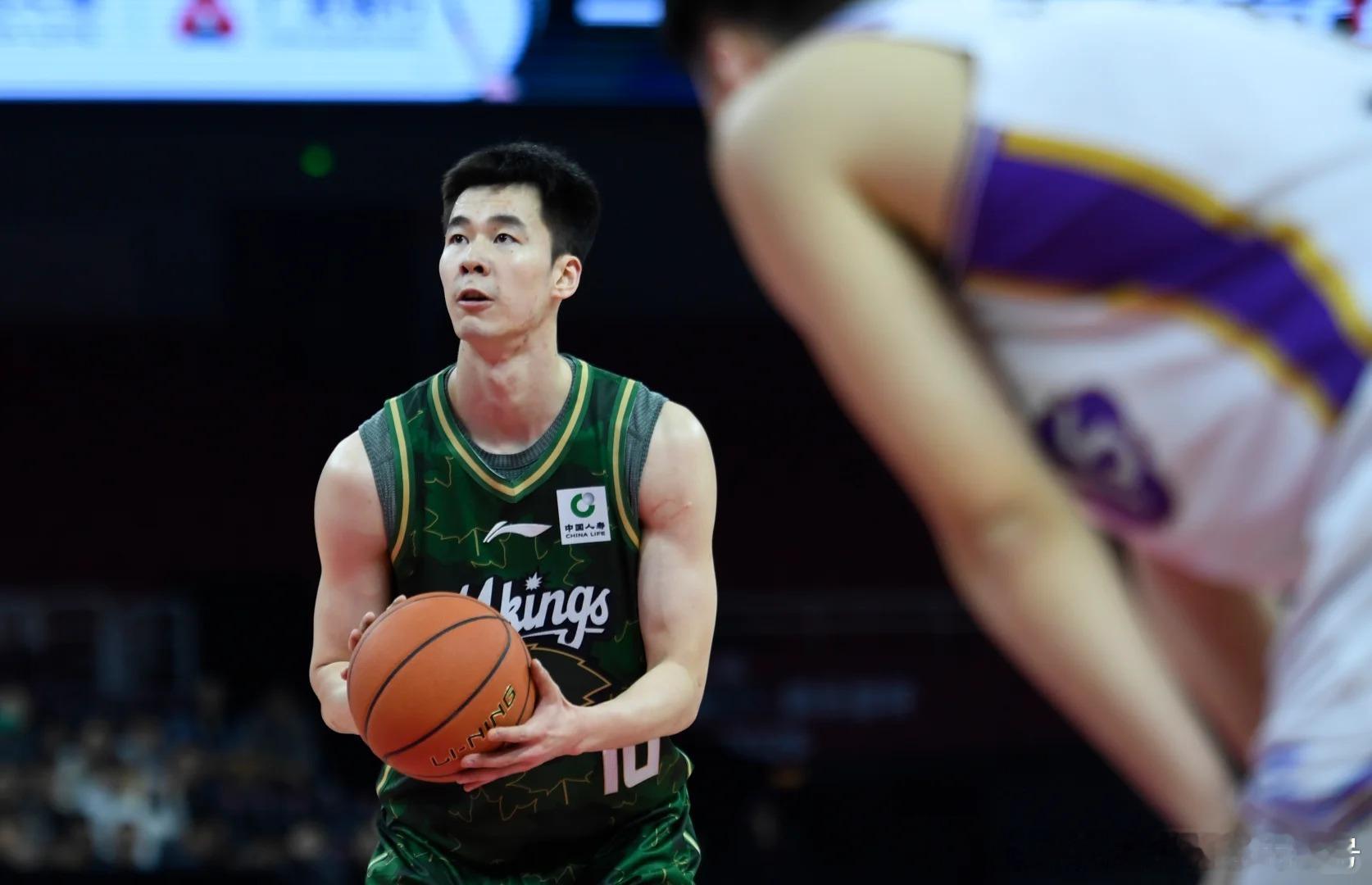 尽管联赛时长缩短、个人上场时间减少，郭昊文本赛季仍交出惊艳答卷：场均22.6分6