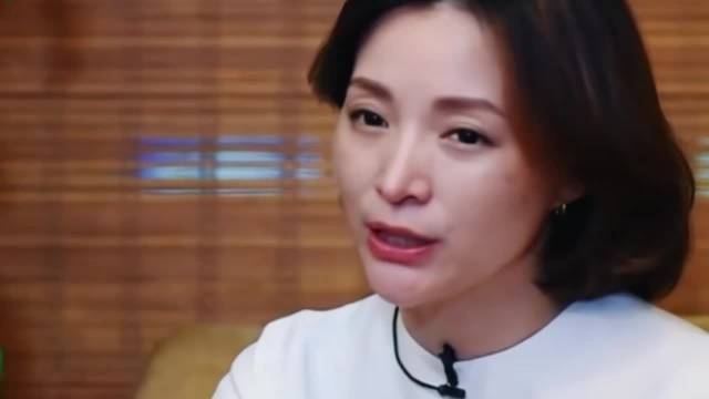#董卿老公卸任上海人寿董事长#工商变更消息出来了，密春雷卸任上海人寿董事长😮 

从公司创立就坐到现