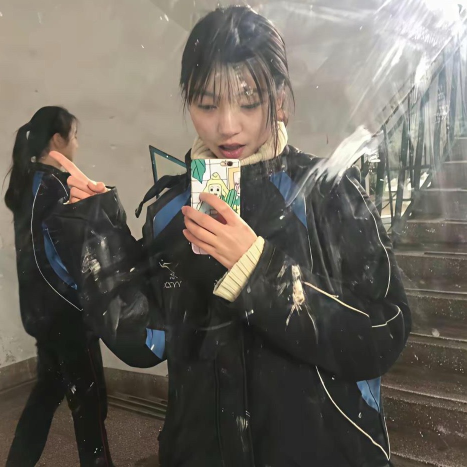 易梦玲初高中旧照曝光，原来在学生时代就是校花级别的存在 