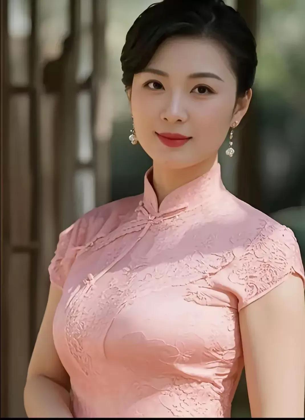 总之，表达方式是多种多样且灵活多变的。只要能充分地把相思相爱之情表达出来，什么手