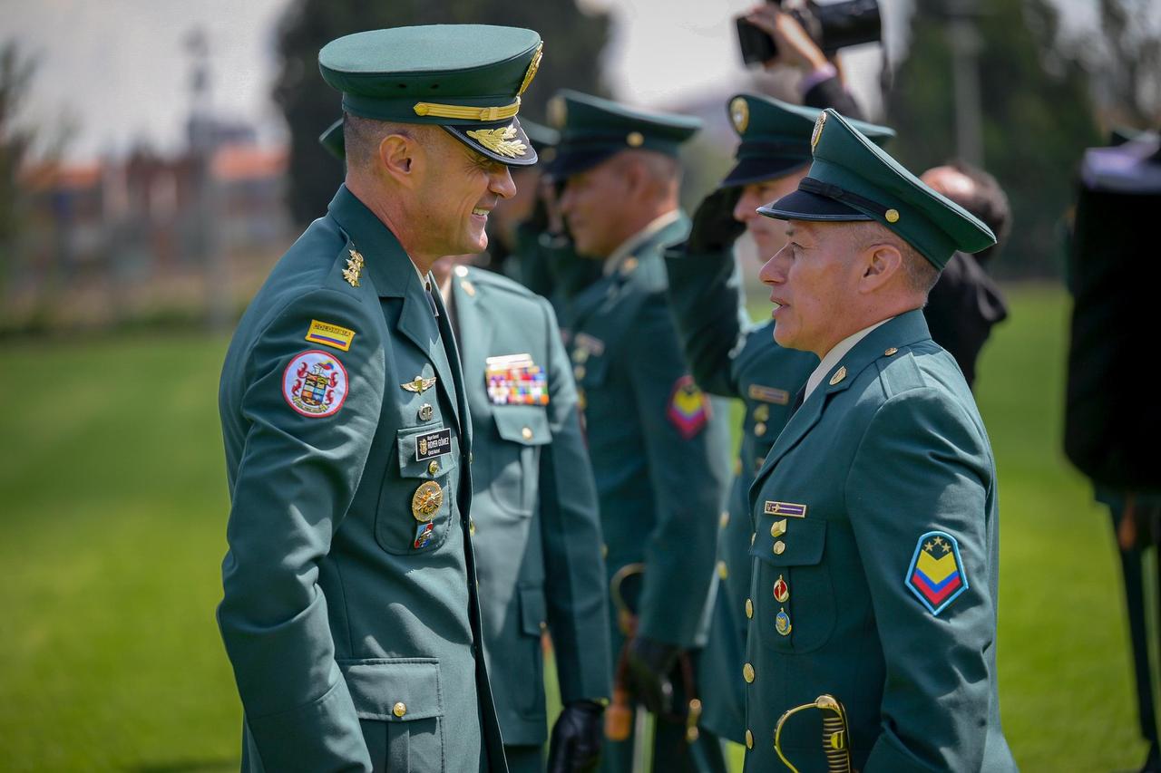 哥伦比亚陆军司令COMANDANTE_EJC于2026年4月22日宣布晋升165