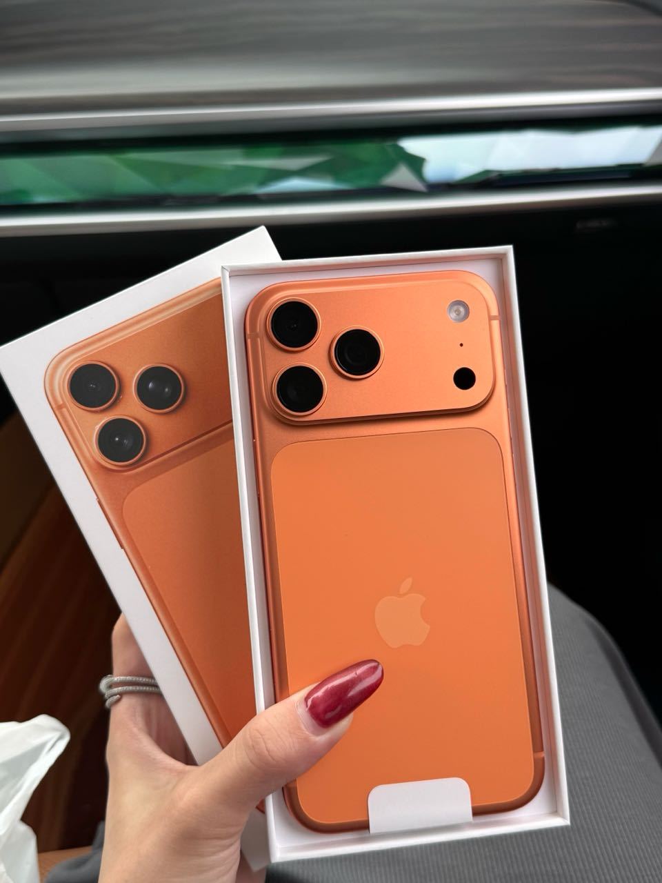 没看错，抽的就是iPhone17Pro Max 顶配版！抽五位姐妹每人安排一台~