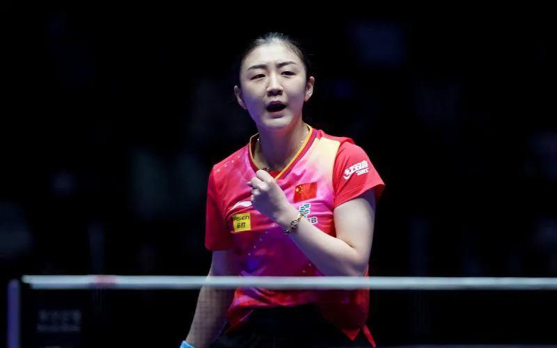 北京时间3月13日，2024年WTT新加坡大满贯继续进行。女子单打1/16决赛首