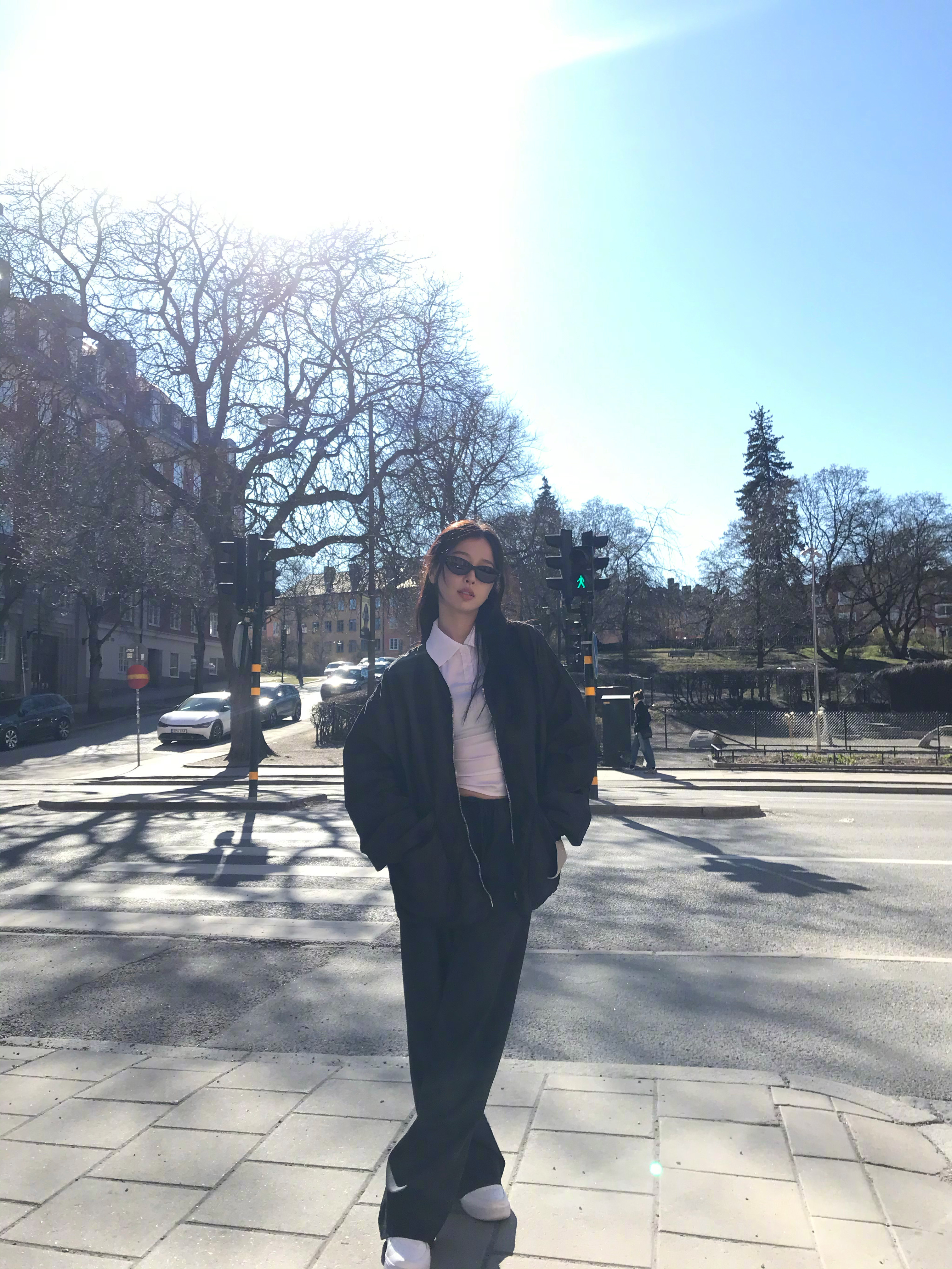 好喜欢虞书欣这两张，欧尼和老公。 