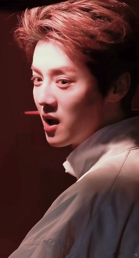 鹿晗好精致的一张脸啊～