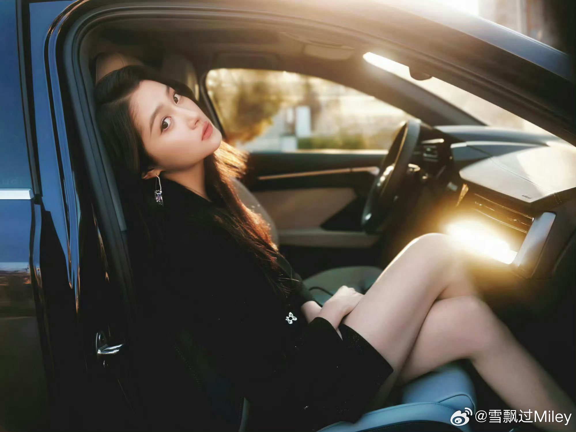 曝关晓彤喜提新车只要关晓彤自己喜欢就好，给明星也留点私生活吧，知道流量好，也不能