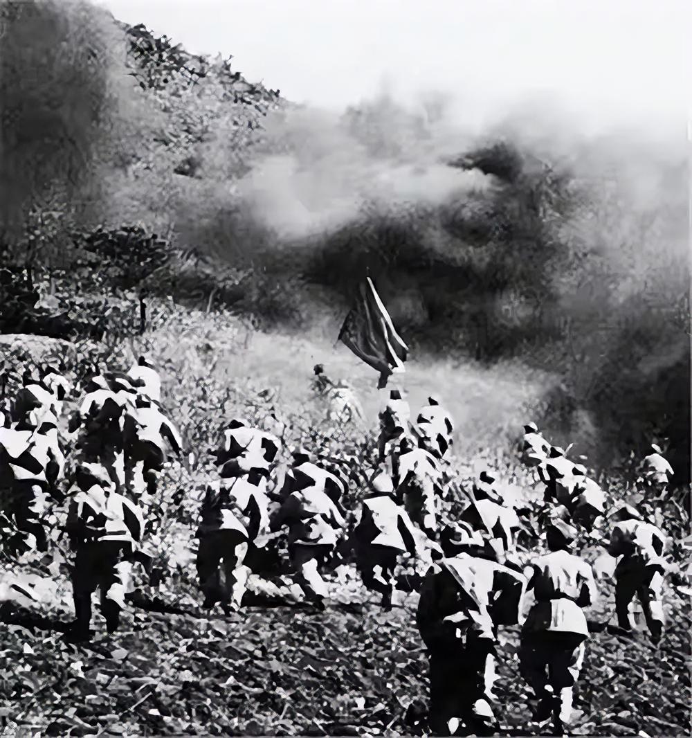 1947年，74师2万俘虏堆满山沟，陈毅却说：一个都不能放。没人想到，这群最顽固