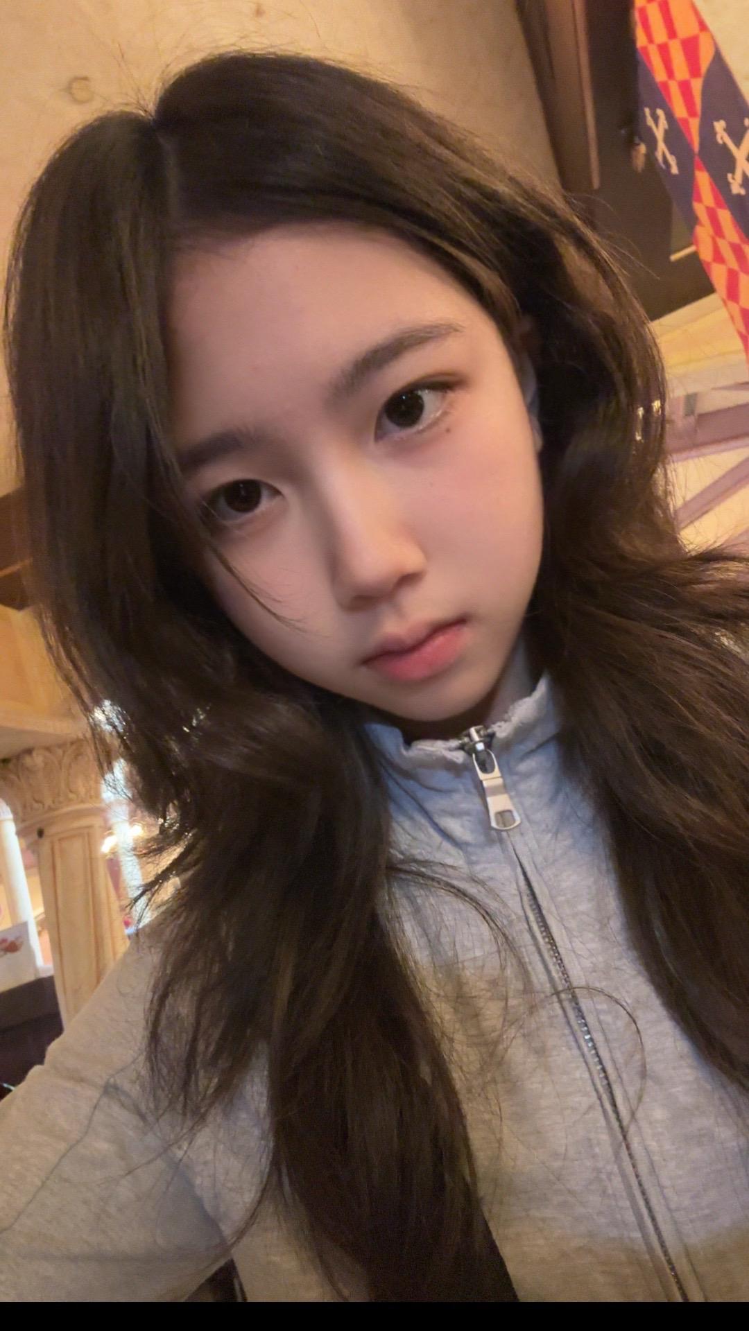 HK.