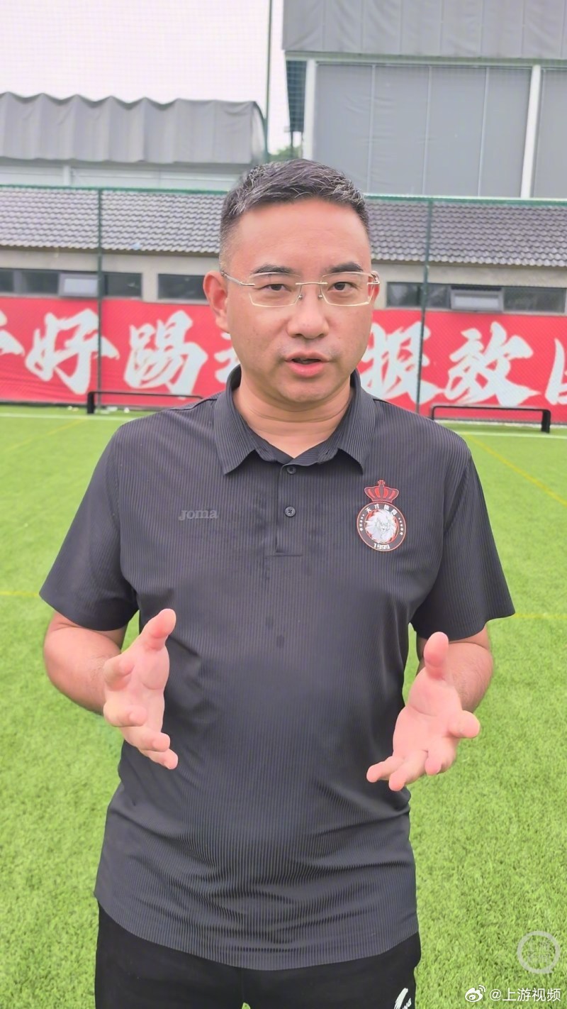 #知名足球人谈西班牙0比0佛得角#【名家评球丨刘锐：西班牙缺乏破门手段，佛得角不