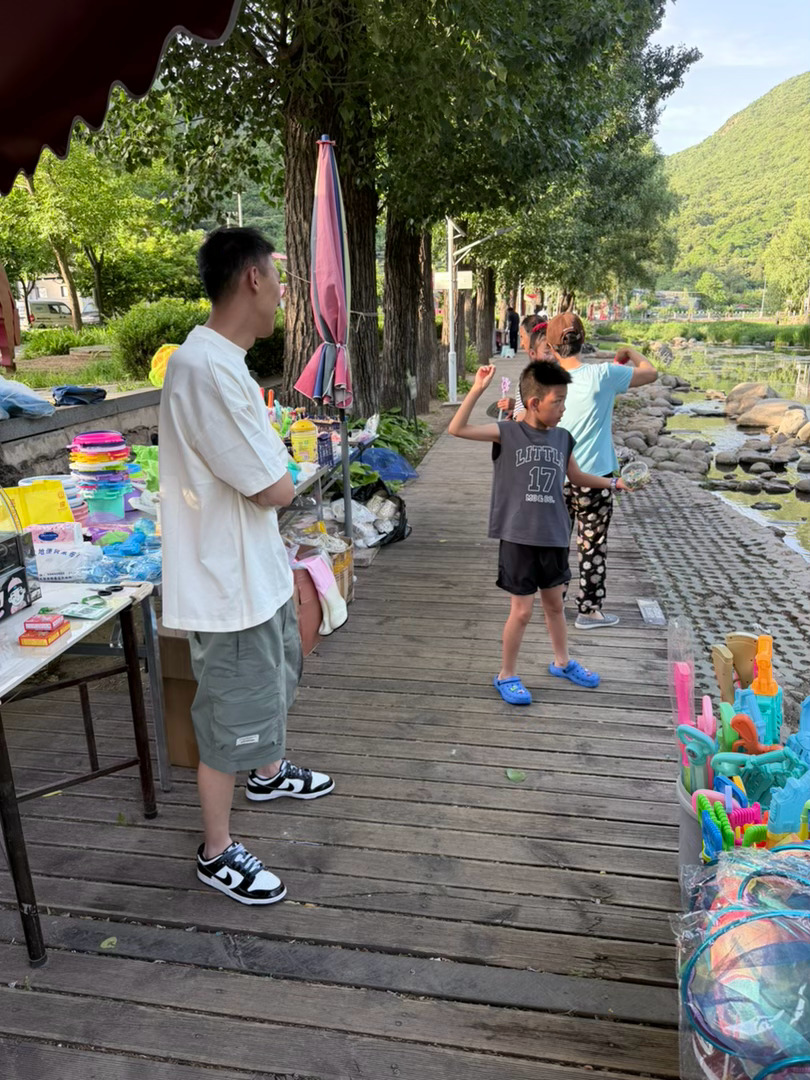 大儿子和小儿子因为摔炮分赃不均俩人起beef了 北京·神堂峪