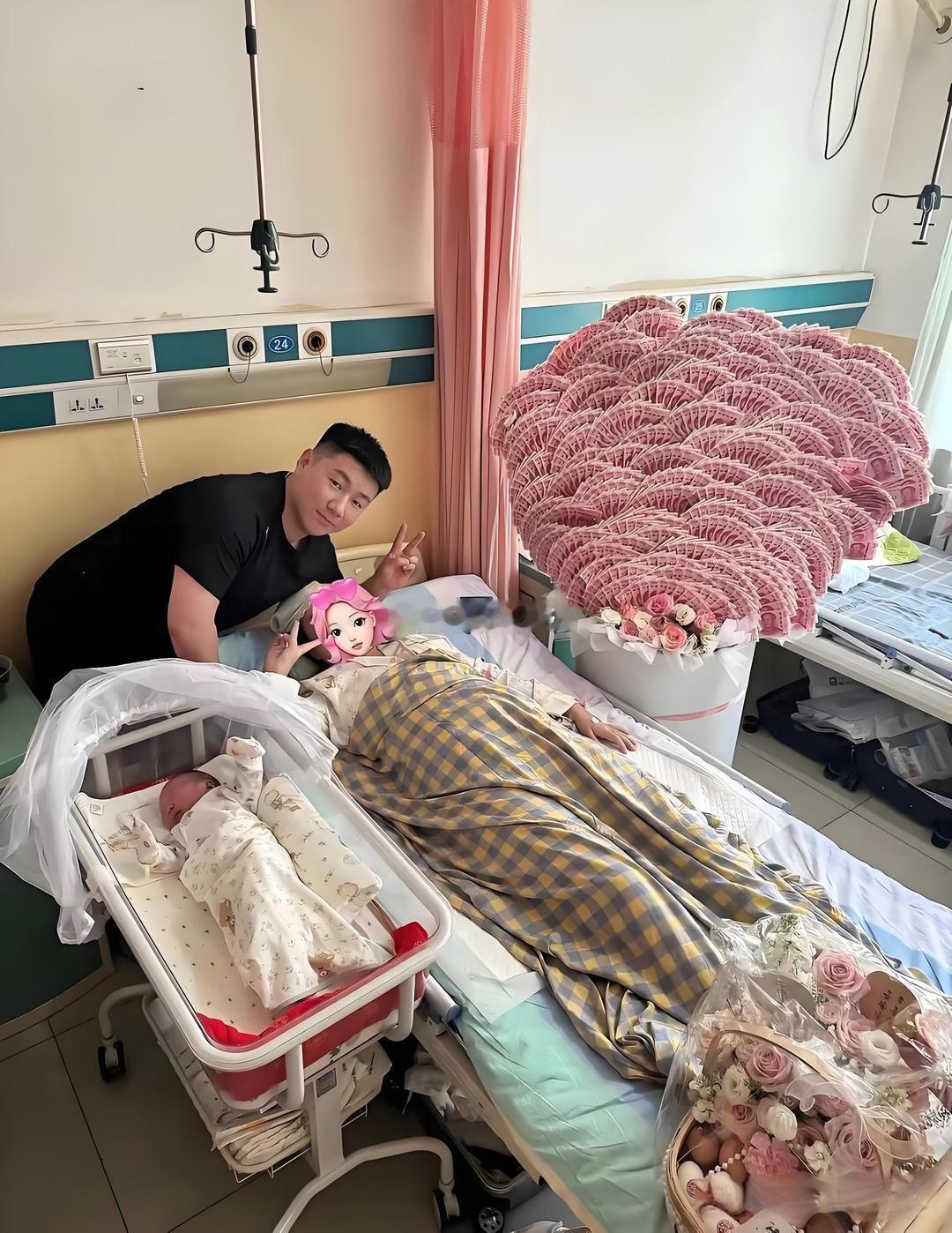 哥们儿条件也不差，为啥不住个VIP单间 ​​​