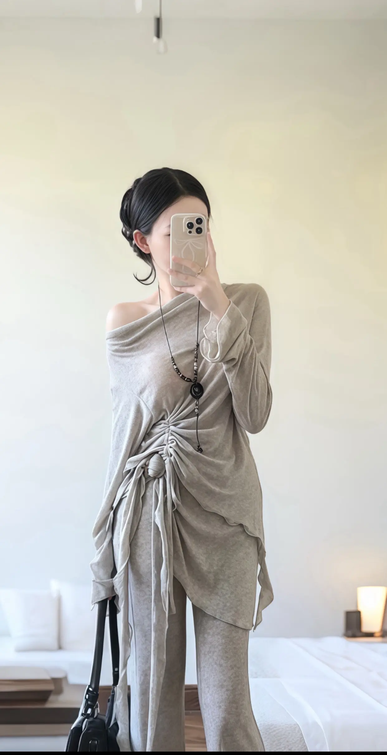 懒人穿搭天花板！一键解锁松弛感密码。不想费力凹造型？这套慵懒风穿搭直接...