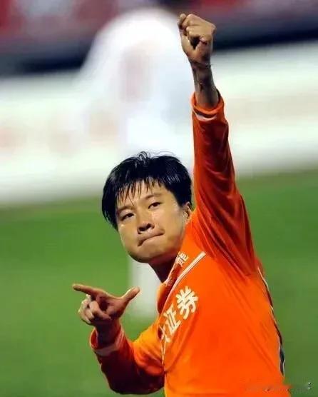揭秘中国男足史上无可争议的五大巨星》

在足球的历史长河中，中国男足曾涌现出一批