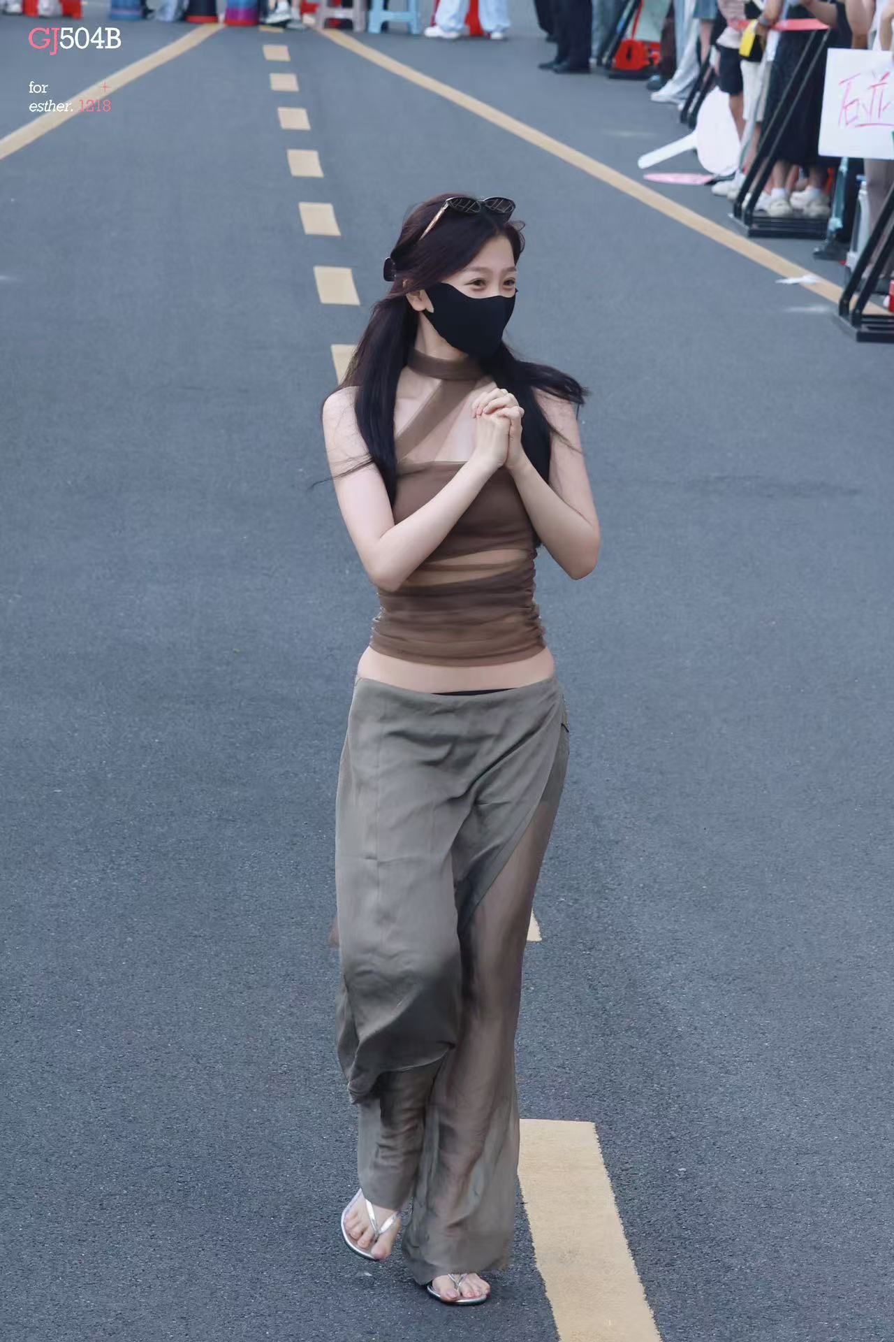 虞书欣 EstherStyle私服穿搭来自星星的穿搭 🤎Spicy性感风穿搭2