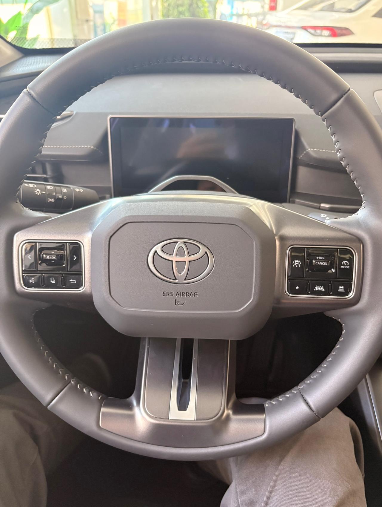 关于这一次全新RAV4换代产品，谈谈几点感想，

1，我第一次坐进驾驶舱的时候，